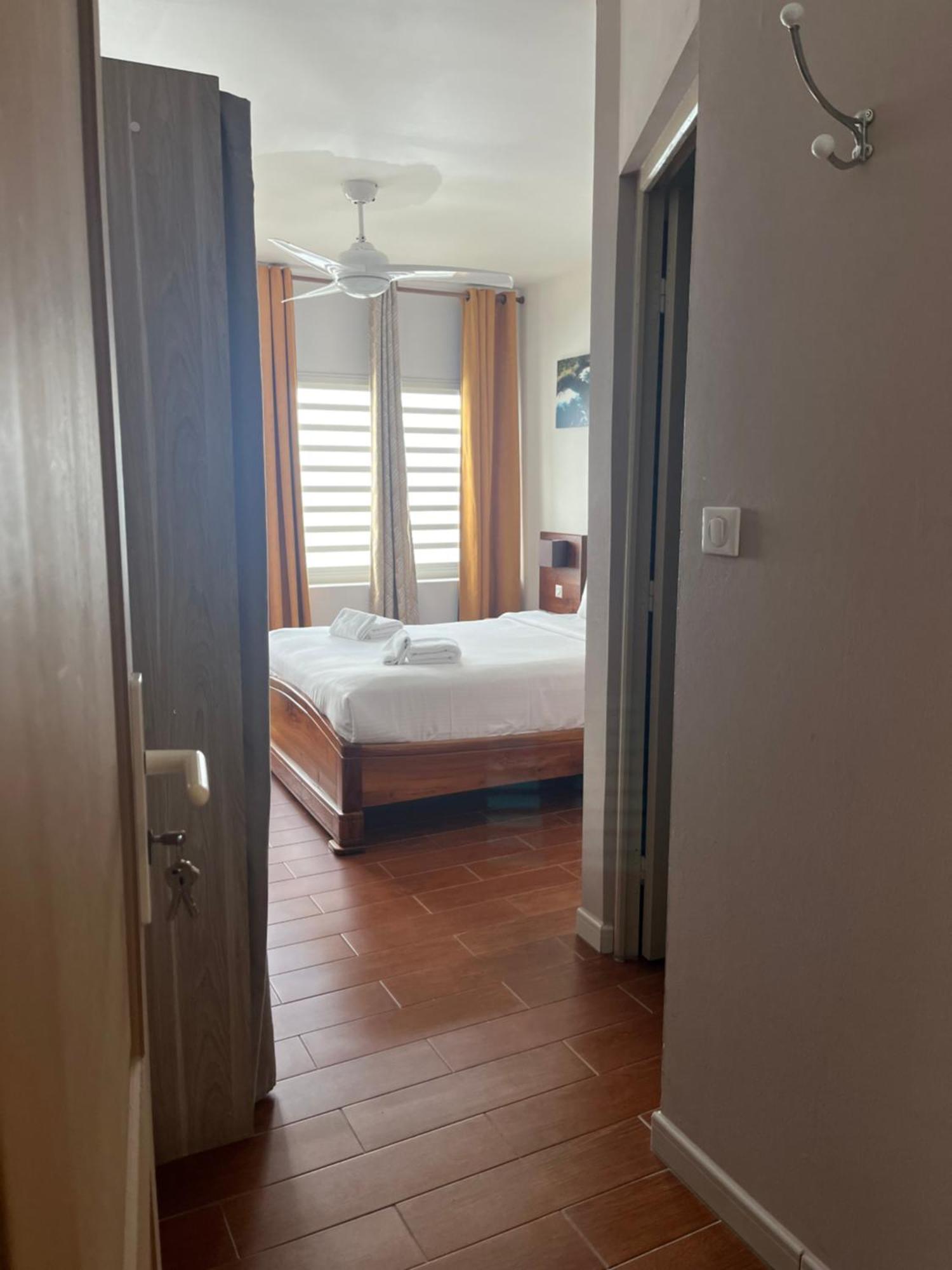 Hotel Les Embruns Du Baril Сен-Филип Екстериор снимка