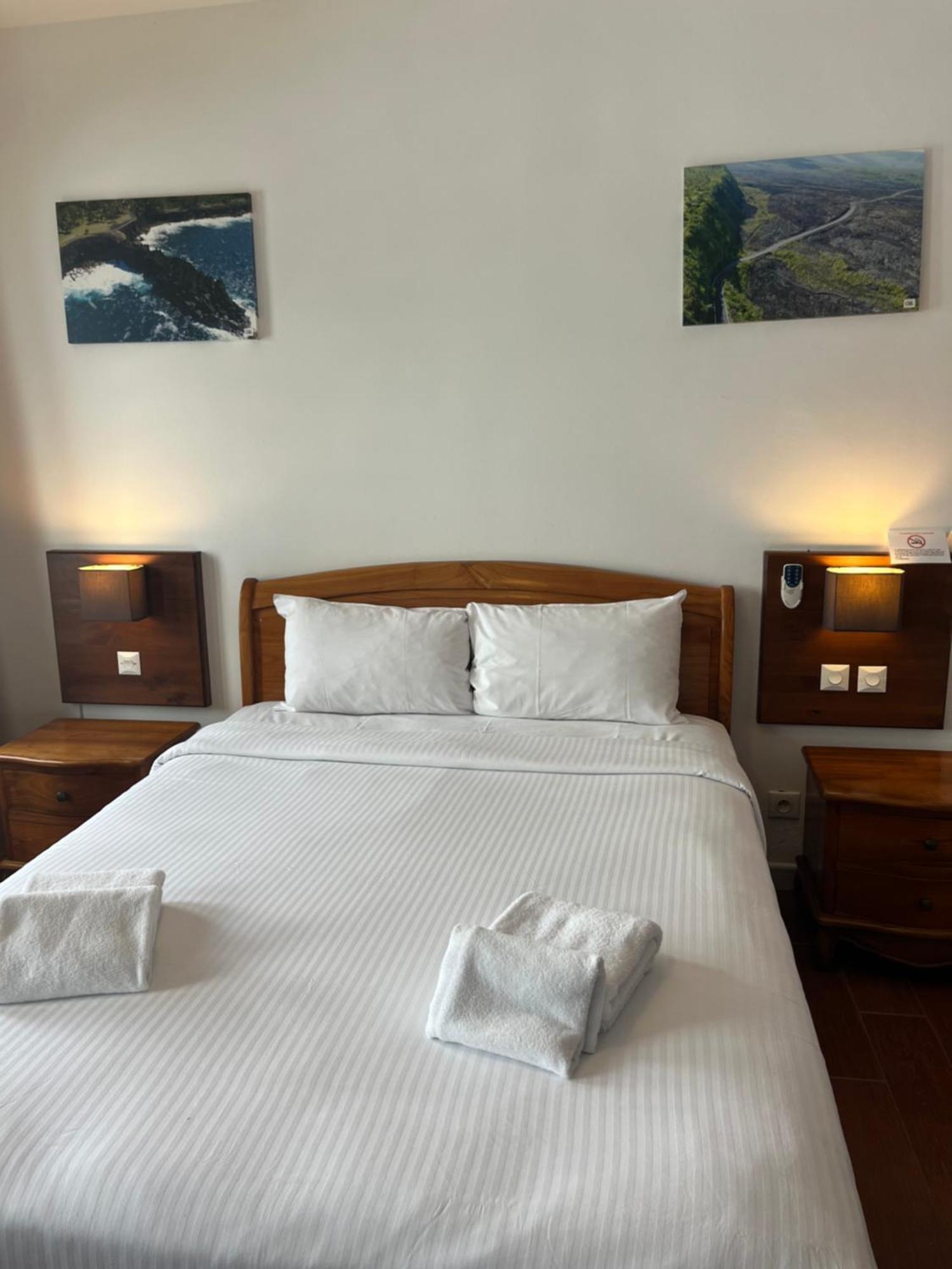 Hotel Les Embruns Du Baril Сен-Филип Екстериор снимка
