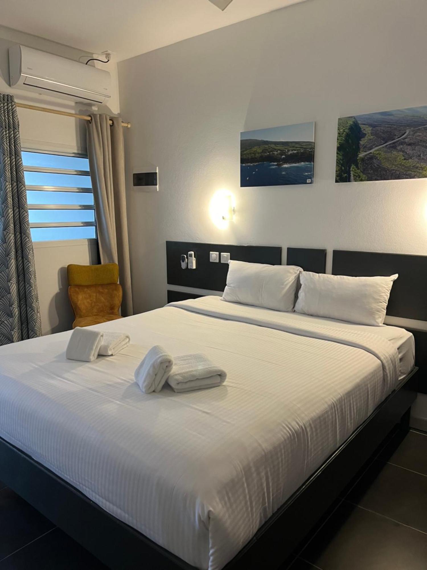 Hotel Les Embruns Du Baril Сен-Филип Екстериор снимка